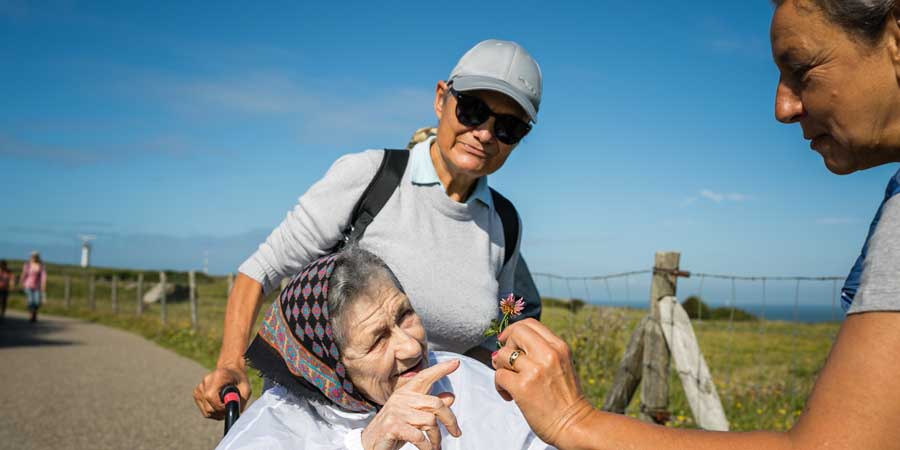 Activité personnes âgées : une balade sensorielle
