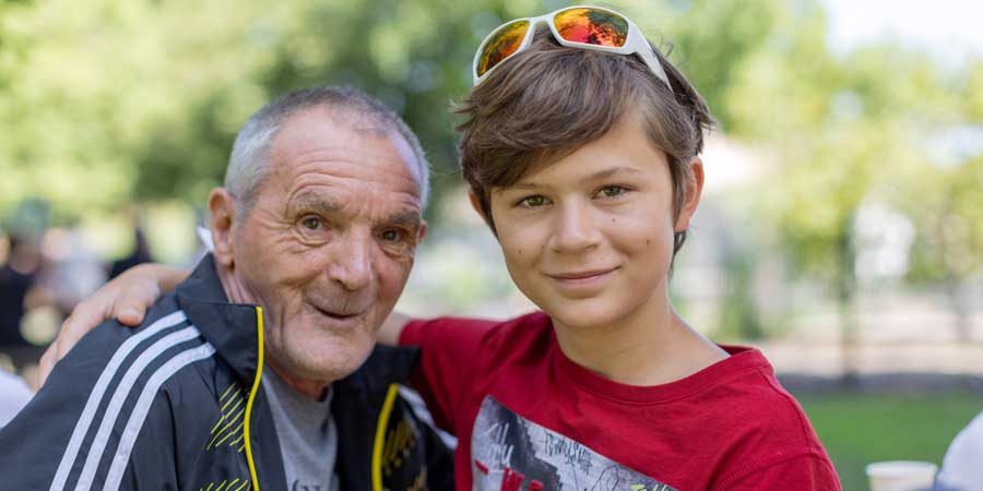 Isolement des personnes âgées et liens entre générations : le nouveau rapport des Petits Frères des Pauvres