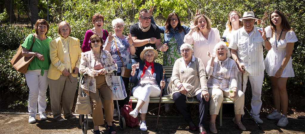 Rencontre intergénérationnelle à la Villa des fleurs à Marseille © Adeline Poulet / Petits Frères des Pauvres