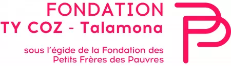 Logo de la Fondation Ty Coz – Talamona, placée sous l'égide de la Fondation des Petits Frères des Pauvres, avec le monogramme « PP » en rose magenta.