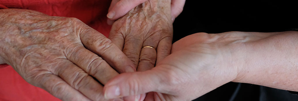 Les idées des Petits Frères des Pauvres pour mieux prendre soin des personnes âgées en 2019. © J-LCourtinat