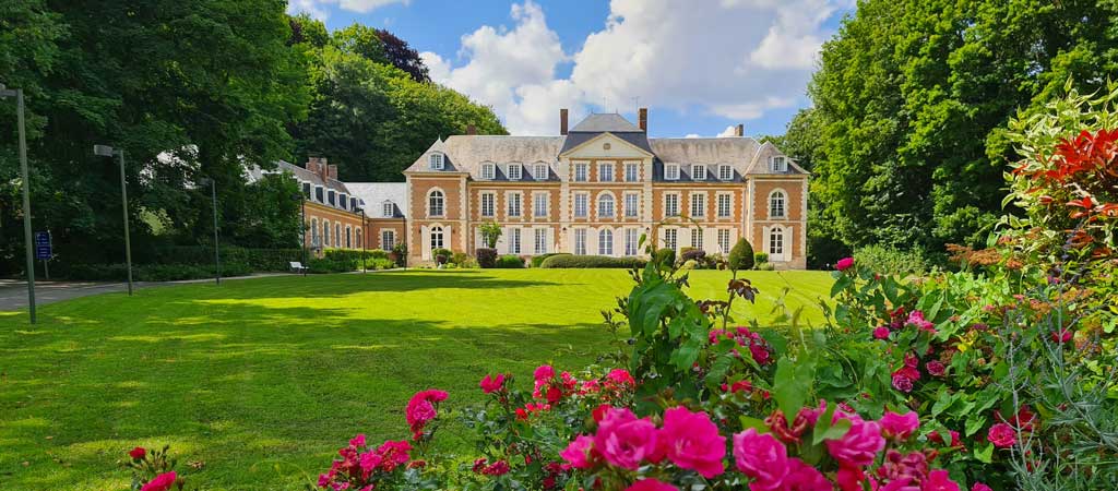Un vélo adapté sera mis à disposition des vacanciers au château d'Achy (60). © Petits Frères des Pauvres