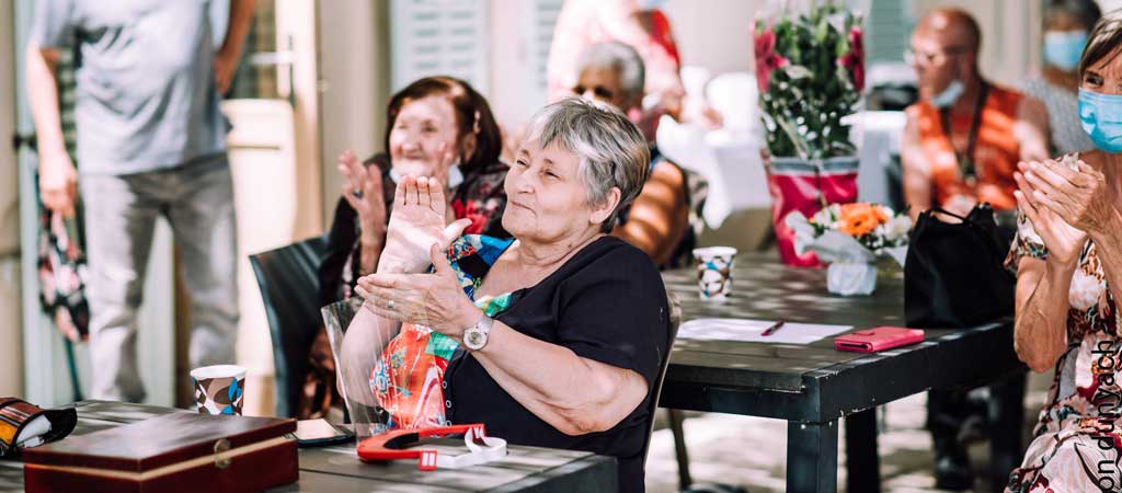 Depuis un an, notre Association a réadapté ses actions pour venir en aide aux aînés isolés. © Marion Dunyach / Petits Frères des Pauvres