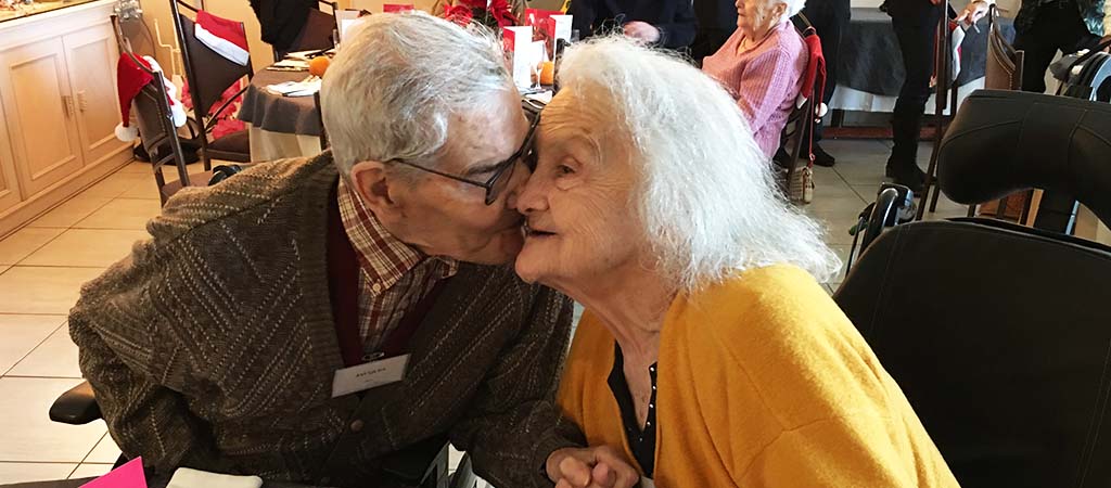 Grâce à la persévérance d'un bénévole des Petits Frères des Pauvres de Béziers, ce couple a pu se retrouver après 4 ans de séparation... © Bernard D. / Petits Frères des Pauvres de Béziers