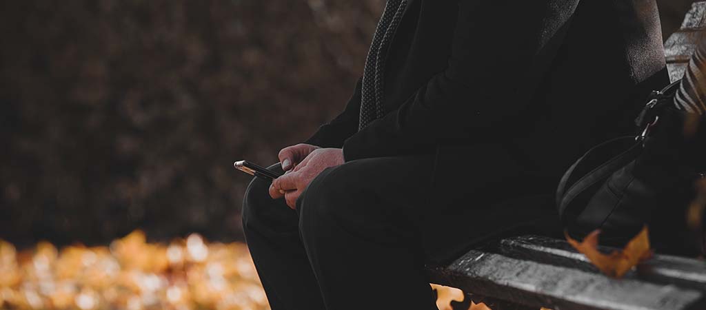 Le smartphone et les outils numériques, indispensable au lien social. © Pexels