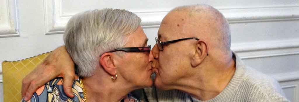 Louisette et Michel sont en couple depuis 3 ans et c'est toujours l'amour fou ! © Petits Frères des Pauvres