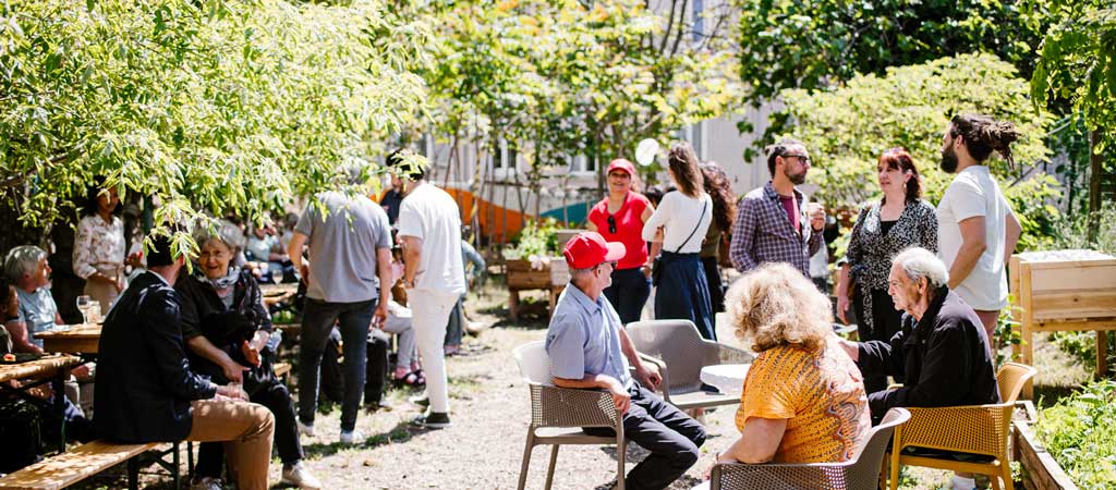 Mardi 10 mai, la pension de famille Labadié a célébré ses 10 ans et inauguré dans le même temps l’immeuble d’habitat social mixte Rue des Héros à Marseille. © Marion Dunyach / Petits Frères des Pauvres