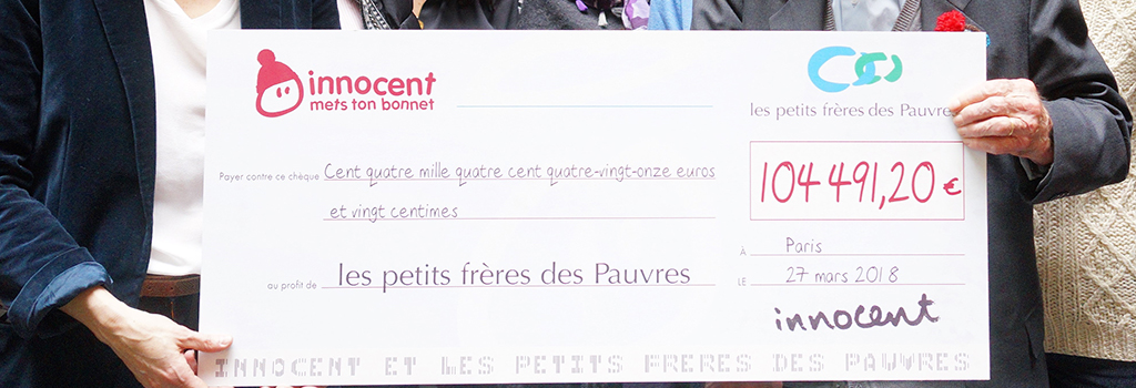 Un chèque de 104 491 euros remis aux Petits Frères des Pauvres. © Petits Frères des Pauvres
