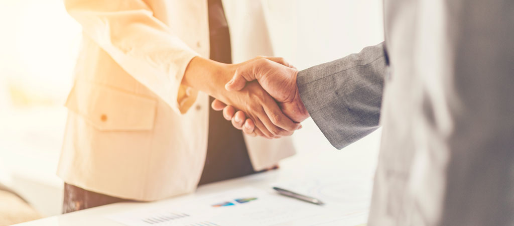 Associons nos énergies et nos ressources pour répondre aux grands enjeux sociétaux liés à l'augmentation de l'espérance de vie. © Chokniti Khongchum - Shutterstock.com
