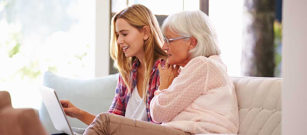 Les meilleurs conseils de nos aînés pour guider les jeunes. © Monkey Business Images / Shutterstock.com