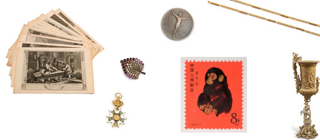 Les Petits Frères des Pauvres organisent une vente aux enchères de bijoux, philatélie, numismatique et médailles le samedi 23 novembre 2019 à Paris. © DR