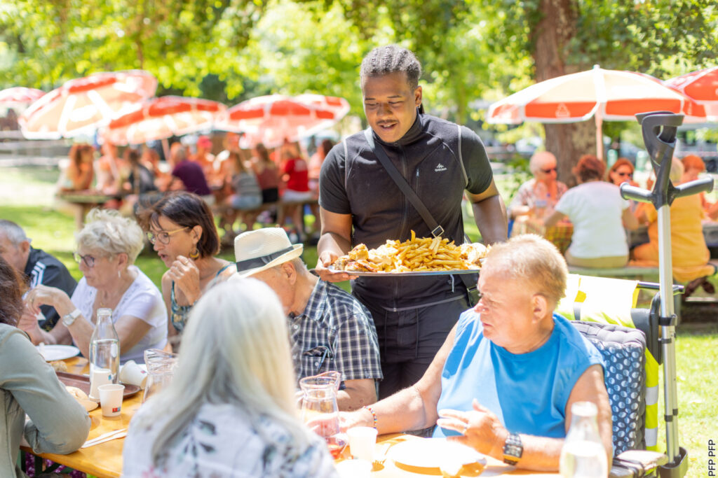 Dénutrition personnes âgées conseil médecin petits frères des pauvres