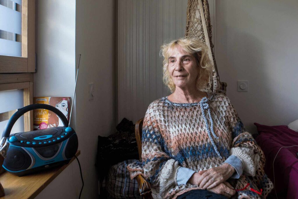 Véronique, habitante de la pension de famille "Bords de Sèvre" à Vertou