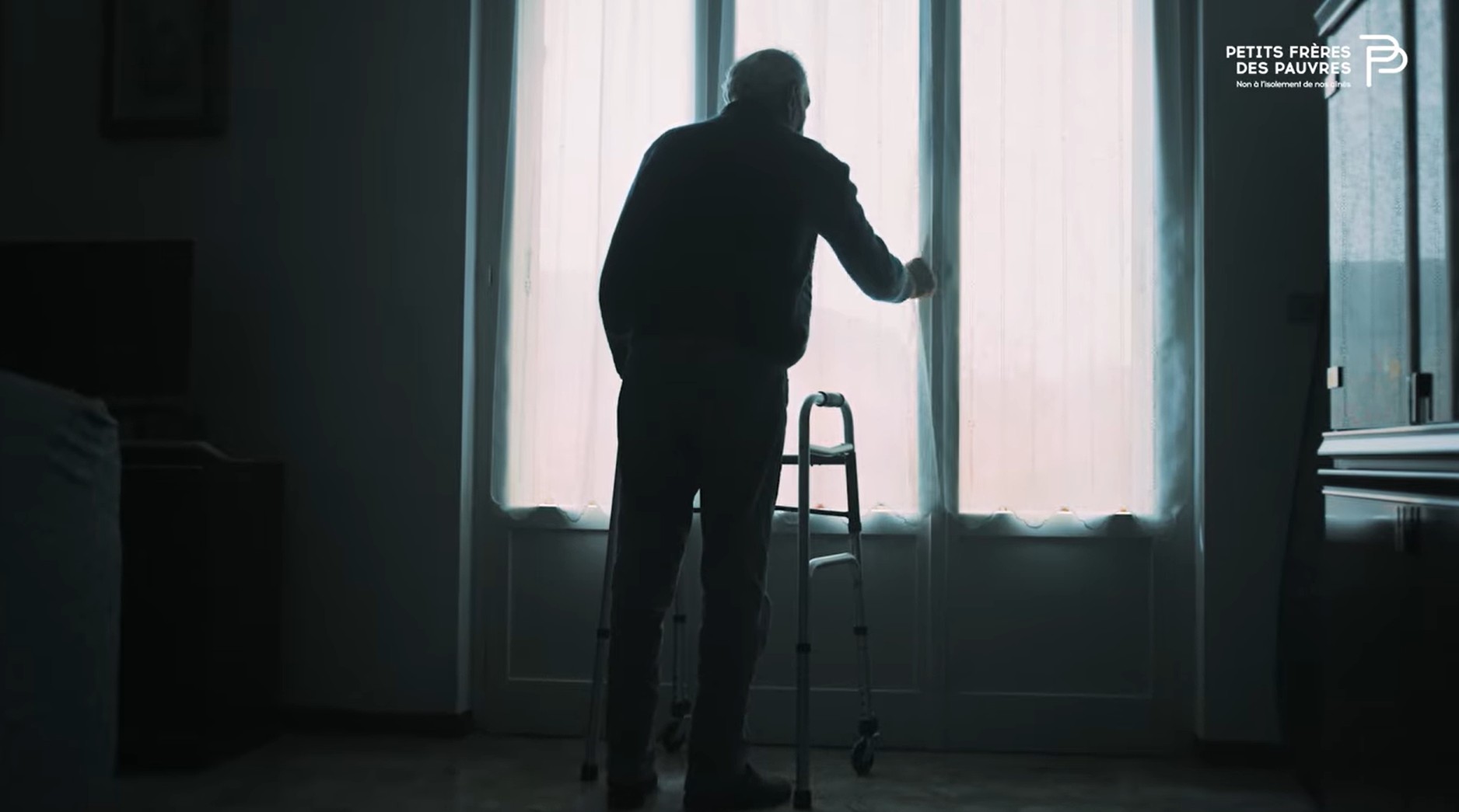 Capture d'écran film de Noel 2025 des Petits Frères des Pauvres