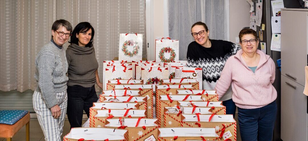 Couverture préparation colis de noel 2025 petits Frères des pauvres montpellier