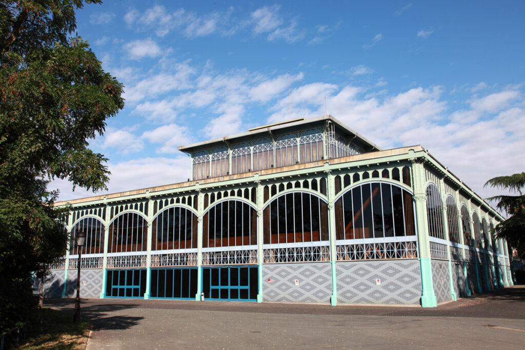 pavillon baltard nogent sur marne vente aux enchères petits frères des pauvres anniversaire 80 ans
