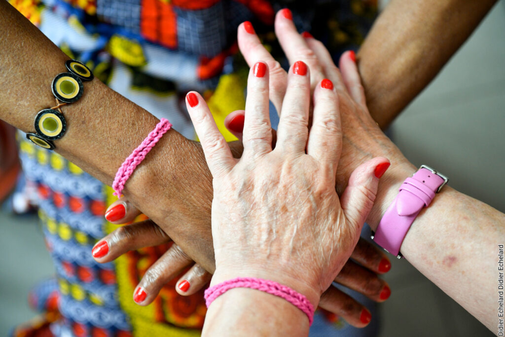 créer du lien personnages âgées solitude extrême petits Frères des pauvres