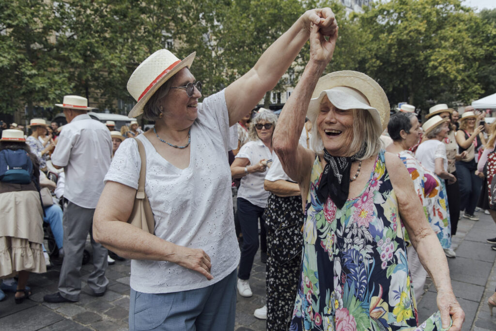 80 ans des Petits Frères des Pauvres : Paris a ouvert le bal (populaire)